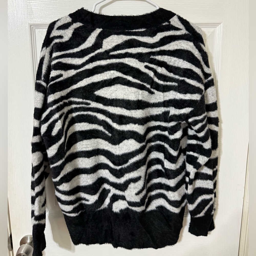 NWT Motel Rocks Zebra Sweater - Picture 3 of 3